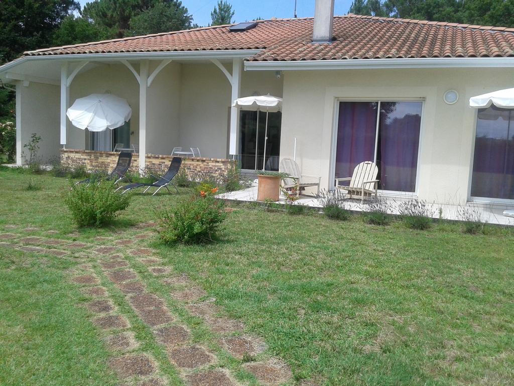 Chambres "Blanches" , Batiment Secondaire Hotel La Caravelle, Vue Jardin Biscarrosse-Plage Exterior photo